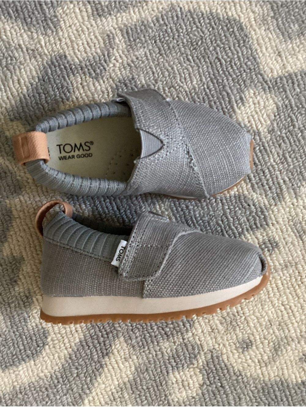 NWOT TOMS Toddler Gray Canvas Sneakers Velcro Slip On Shoes Size 5